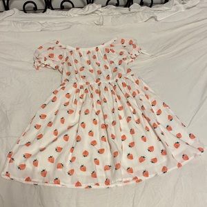 Girls dress size S- fits like a 7/8